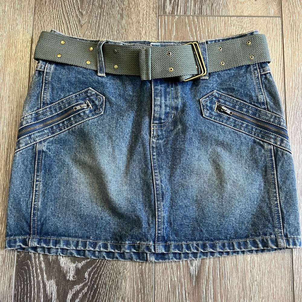 Mossissue denim skirt with belt